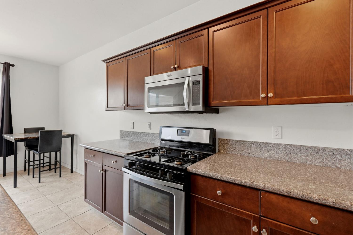 3102 SE La Vida Ct, Visalia, CA 93292