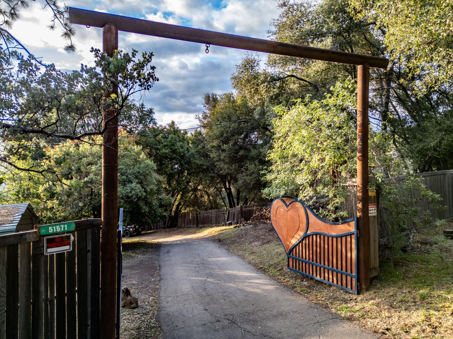 51571 Coyote Ridge Rd, Oakhurst, CA 93644