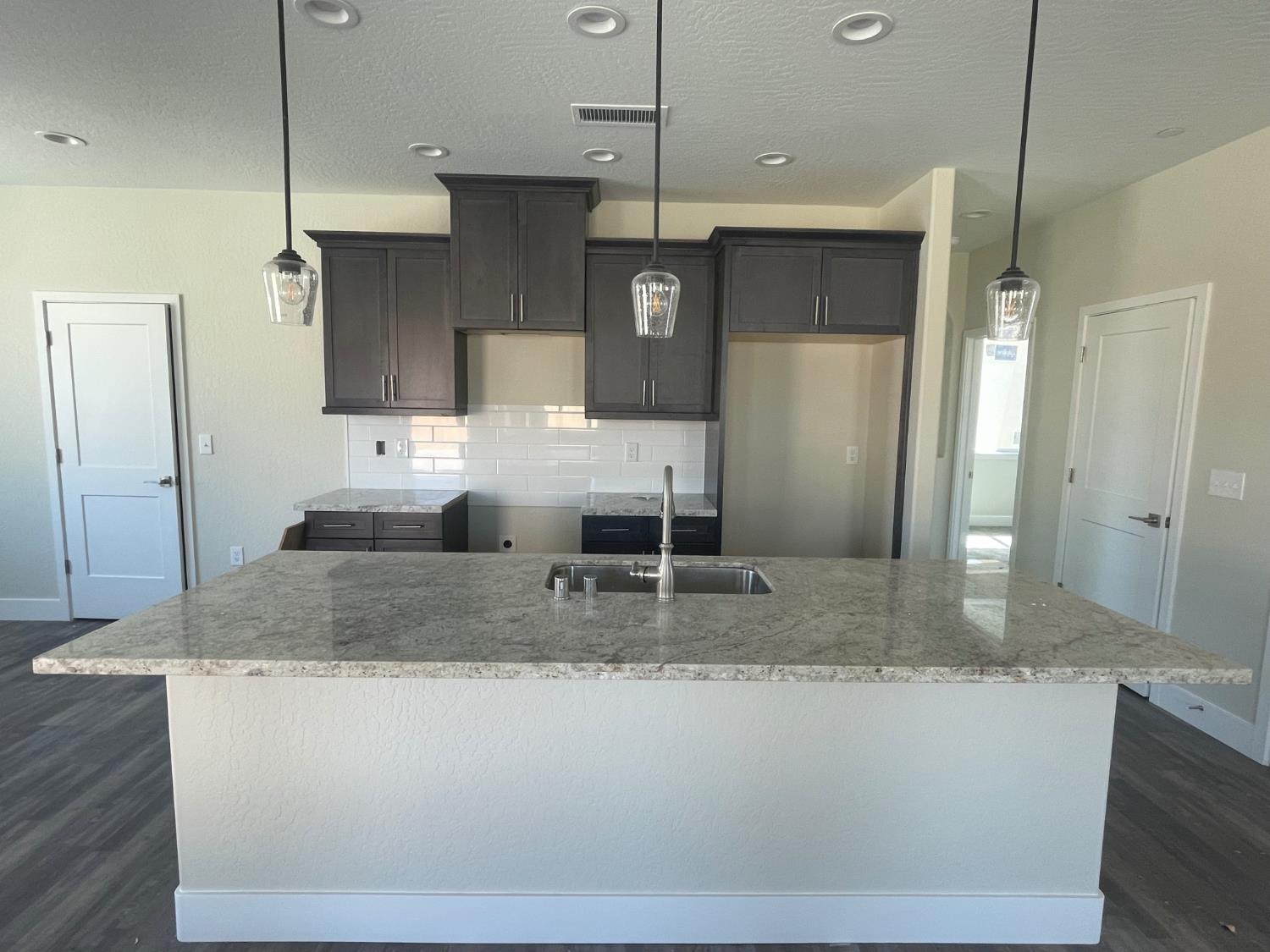 386 South Susan Ave, Kerman, CA 93630