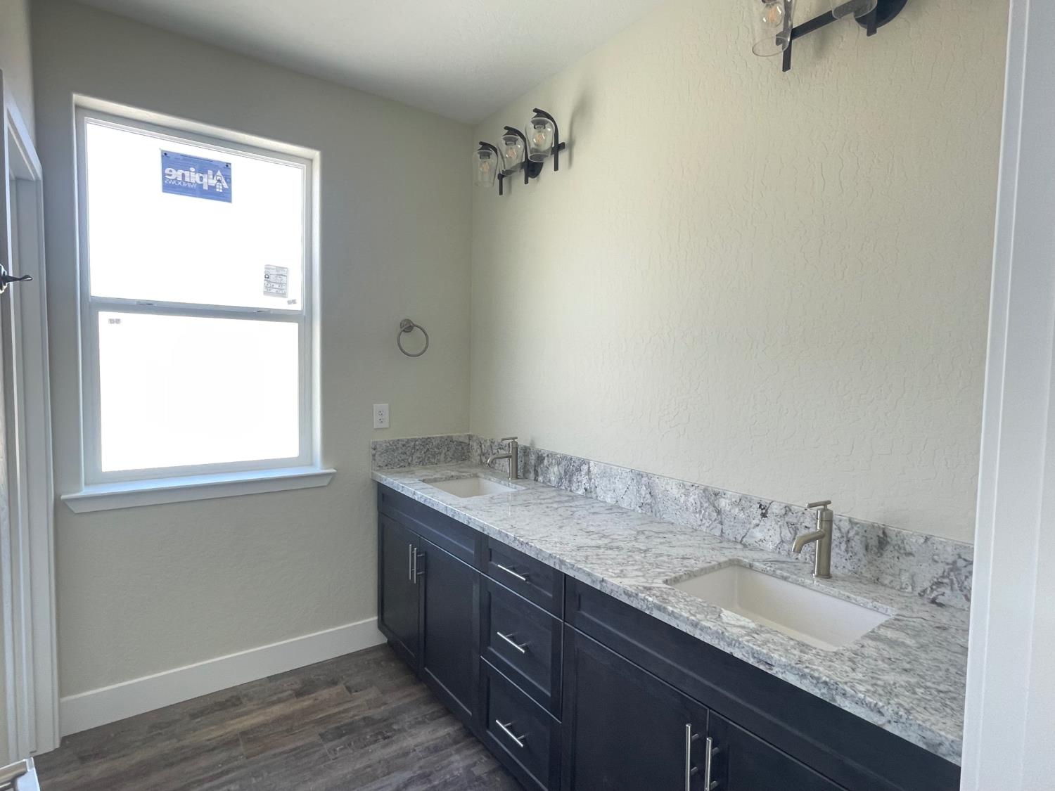 386 South Susan Ave, Kerman, CA 93630