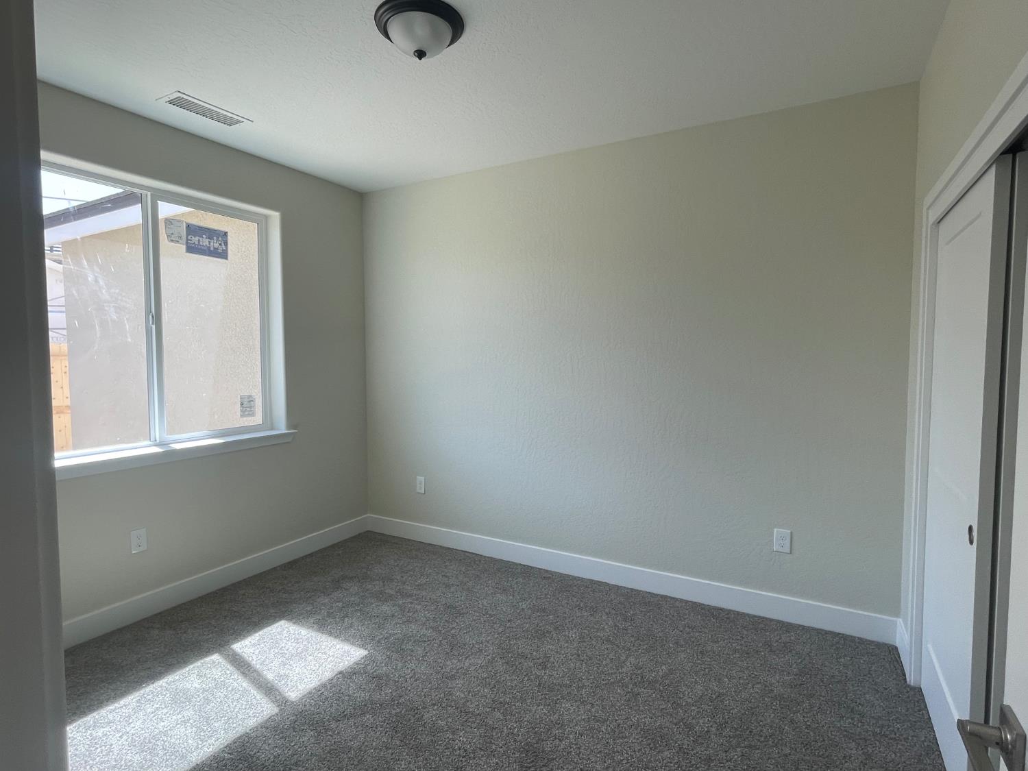 386 South Susan Ave, Kerman, CA 93630