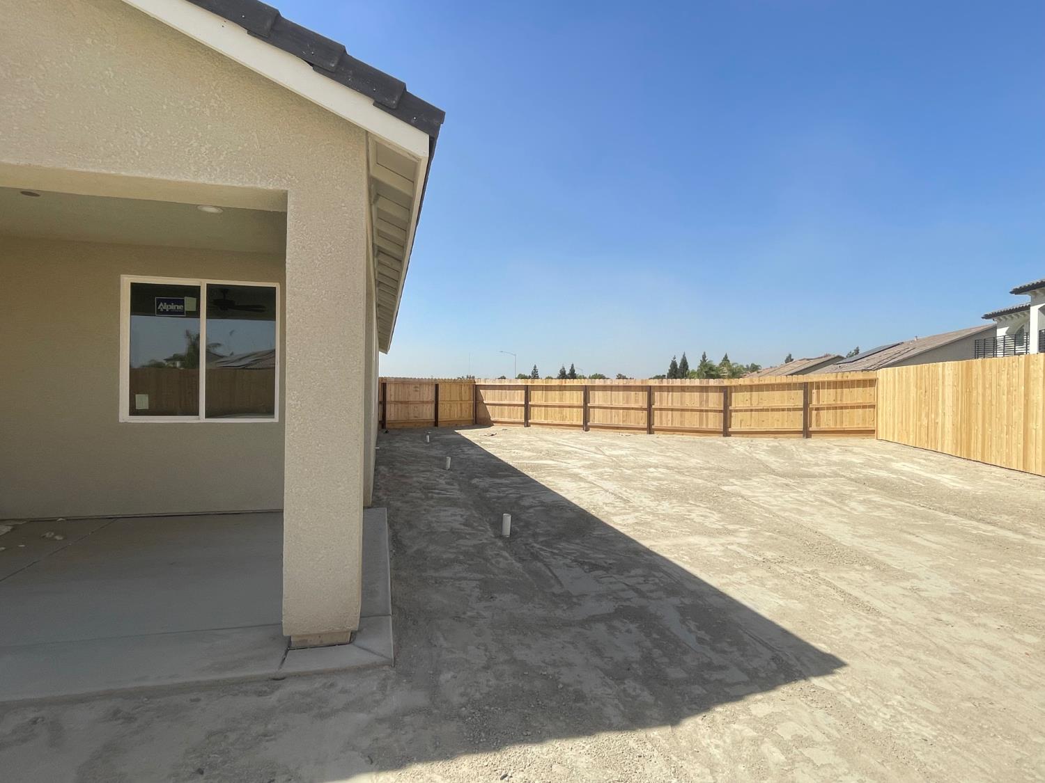 386 South Susan Ave, Kerman, CA 93630