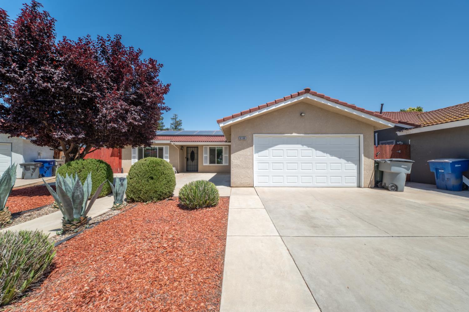 6168 N Lola Ave, Fresno, CA 93722