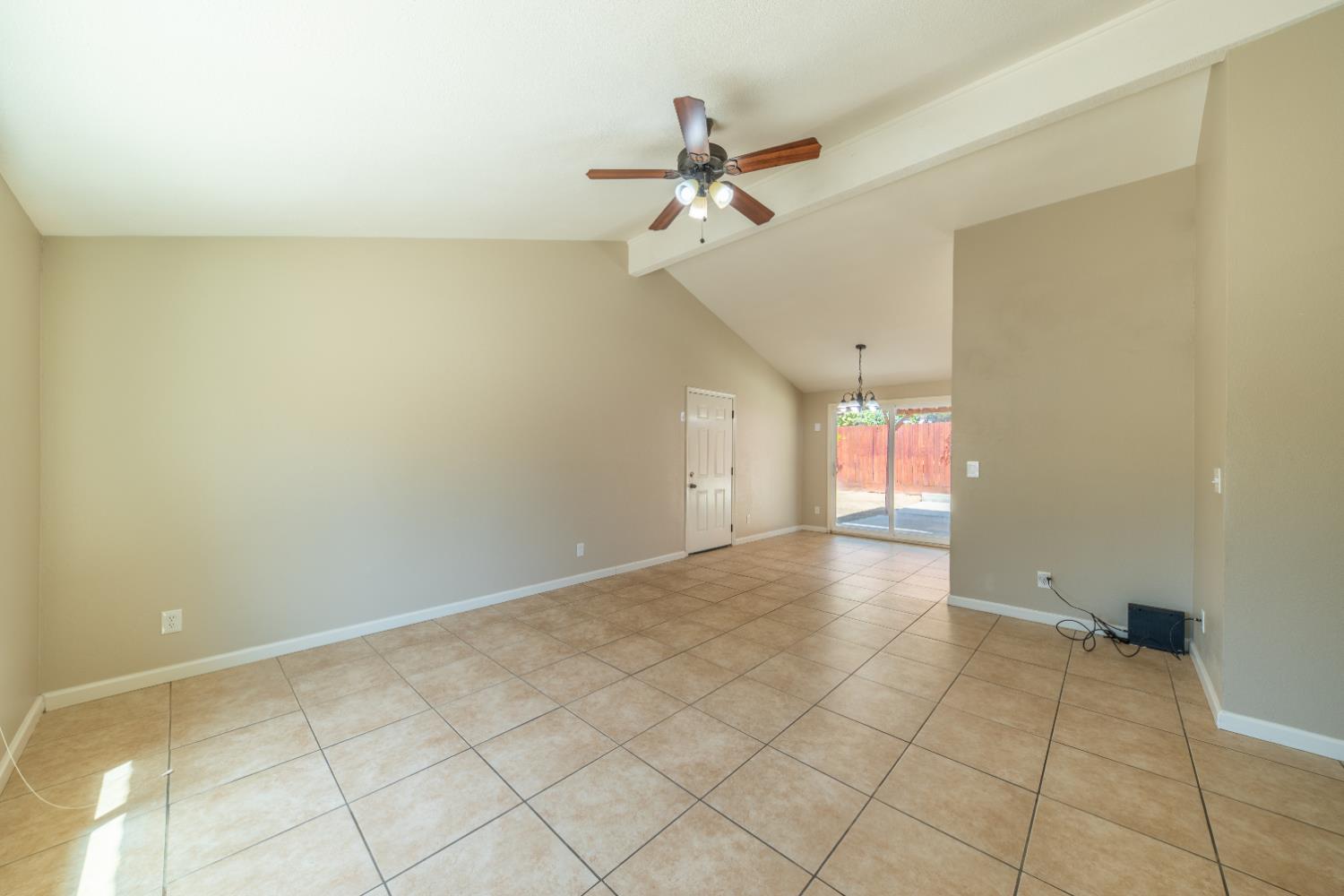 6168 N Lola Ave, Fresno, CA 93722