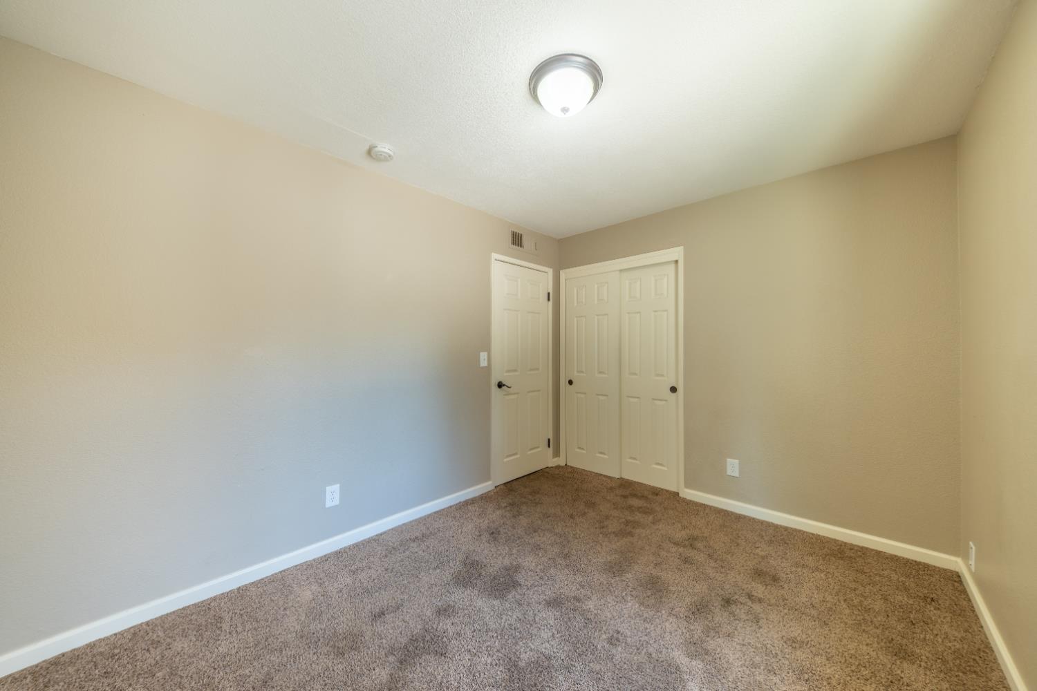 6168 N Lola Ave, Fresno, CA 93722