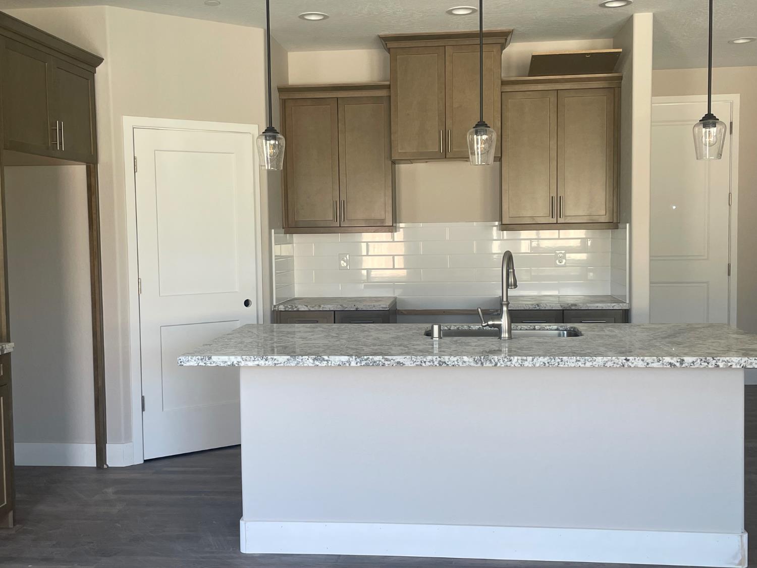 420 South Susan Ave, Kerman, CA 93630