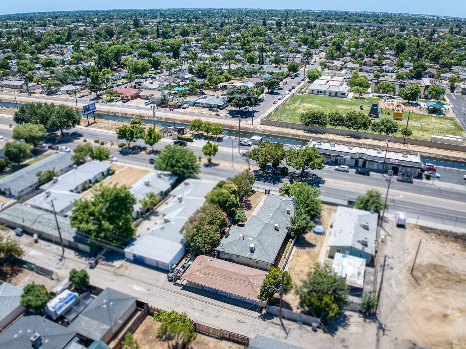 3361 E Mckinley Ave, Fresno, CA 93703