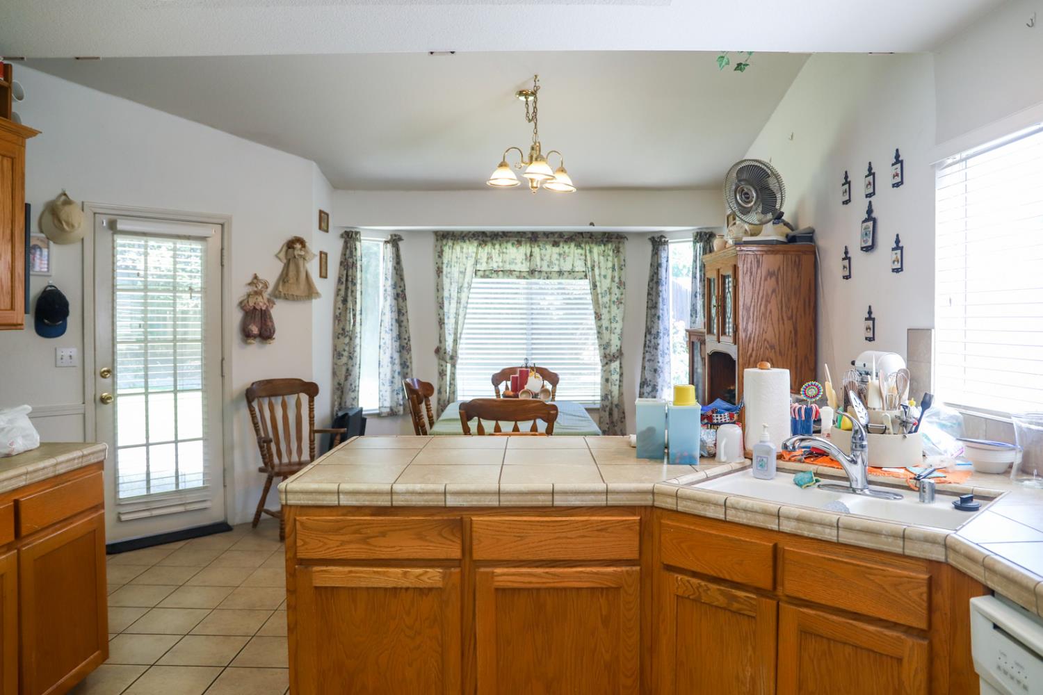 4718 W Stuart Ave, Fresno, CA 93722