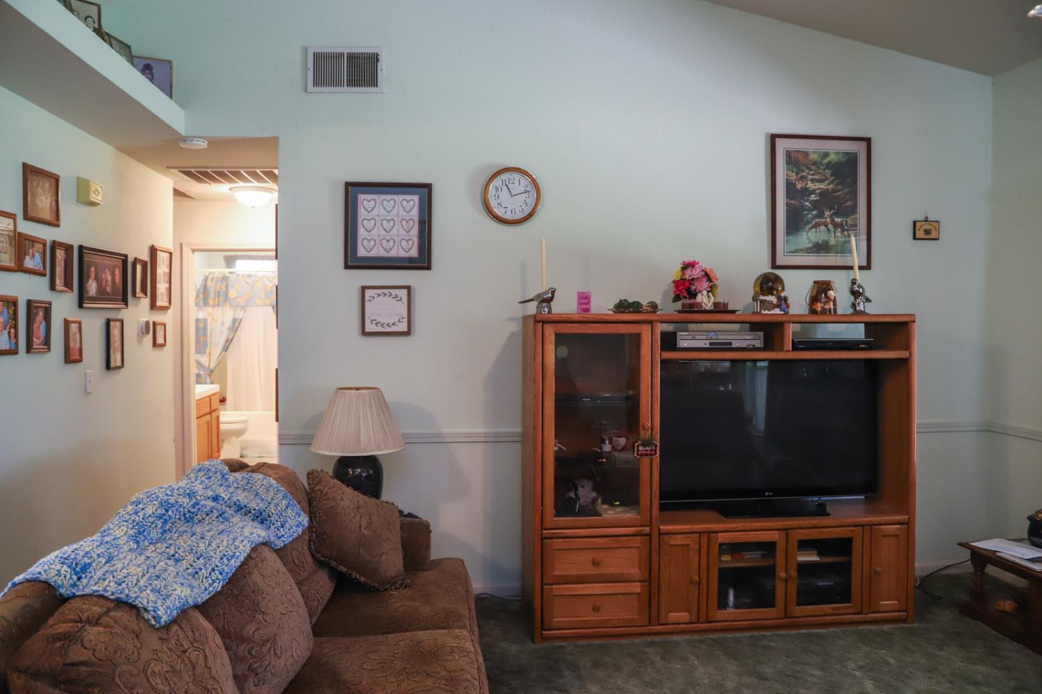 4718 W Stuart Ave, Fresno, CA 93722