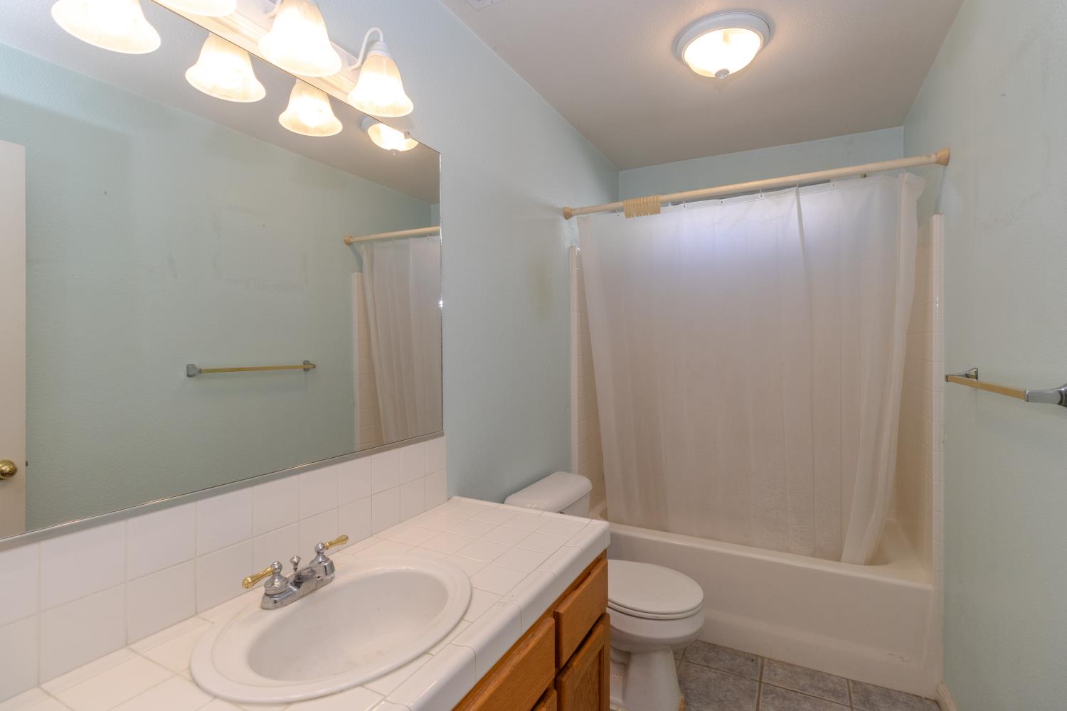 4718 W Stuart Ave, Fresno, CA 93722