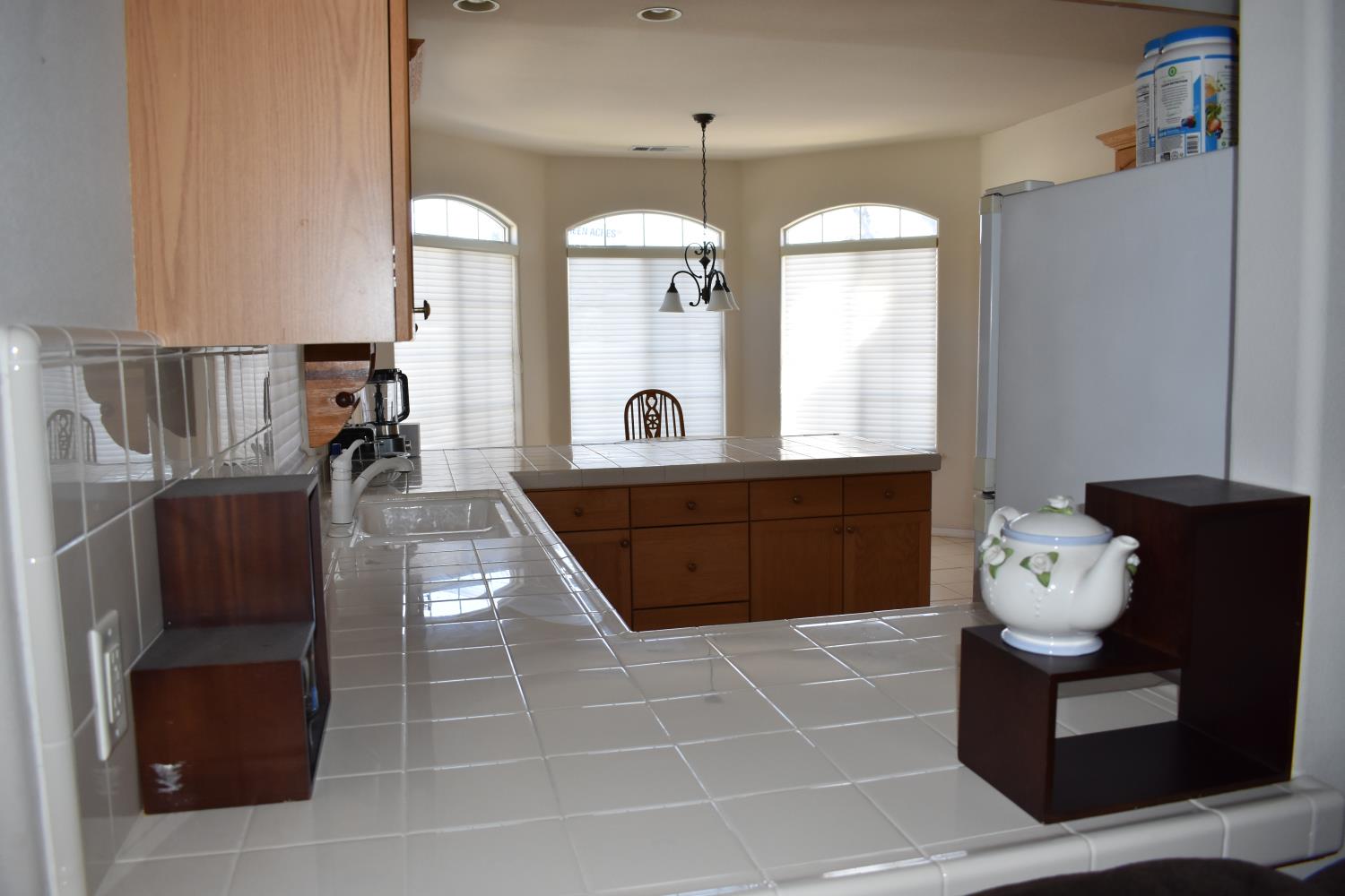 829 E Green Acres Dr, Fresno, CA 93720