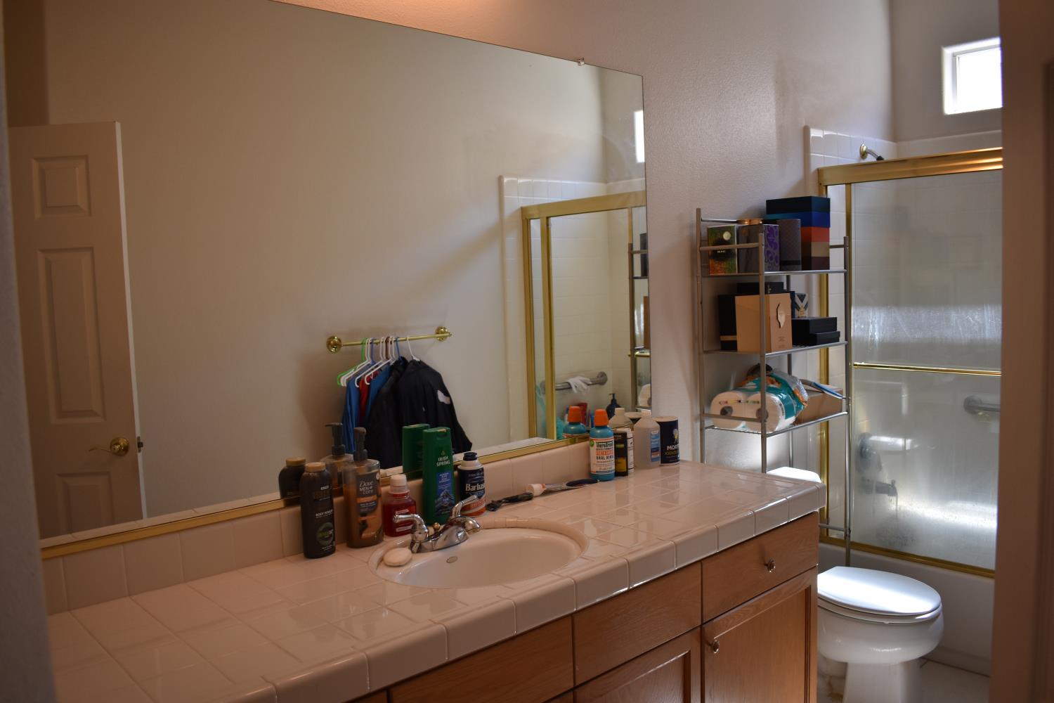 829 E Green Acres Dr, Fresno, CA 93720