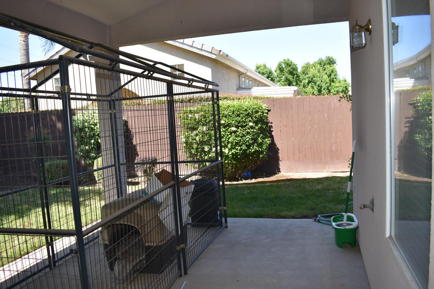 829 E Green Acres Dr, Fresno, CA 93720