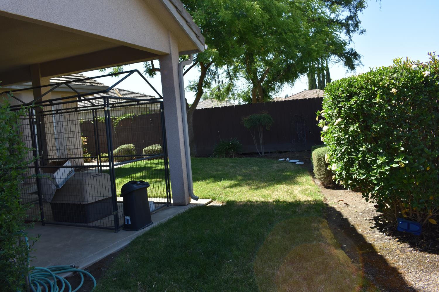 829 E Green Acres Dr, Fresno, CA 93720