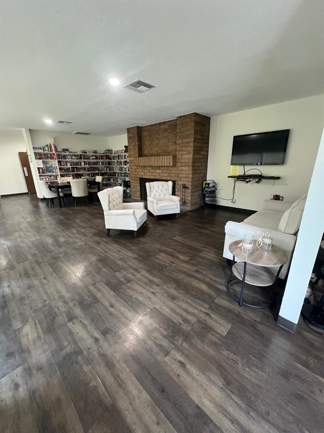 2706 W Ashlan Ave #87, Fresno, CA 93705