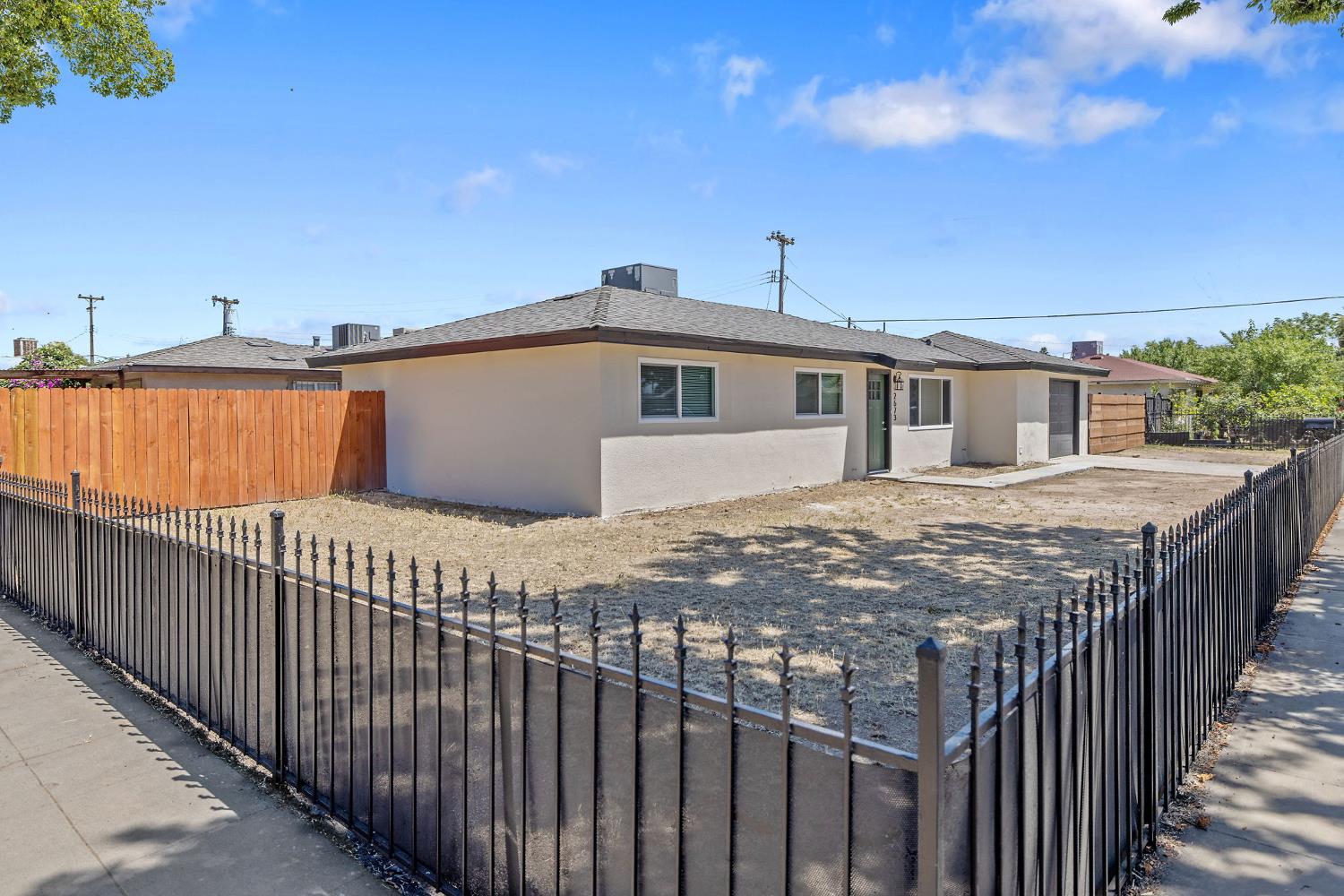 2673 S Bardell Ave, Fresno, CA 93706