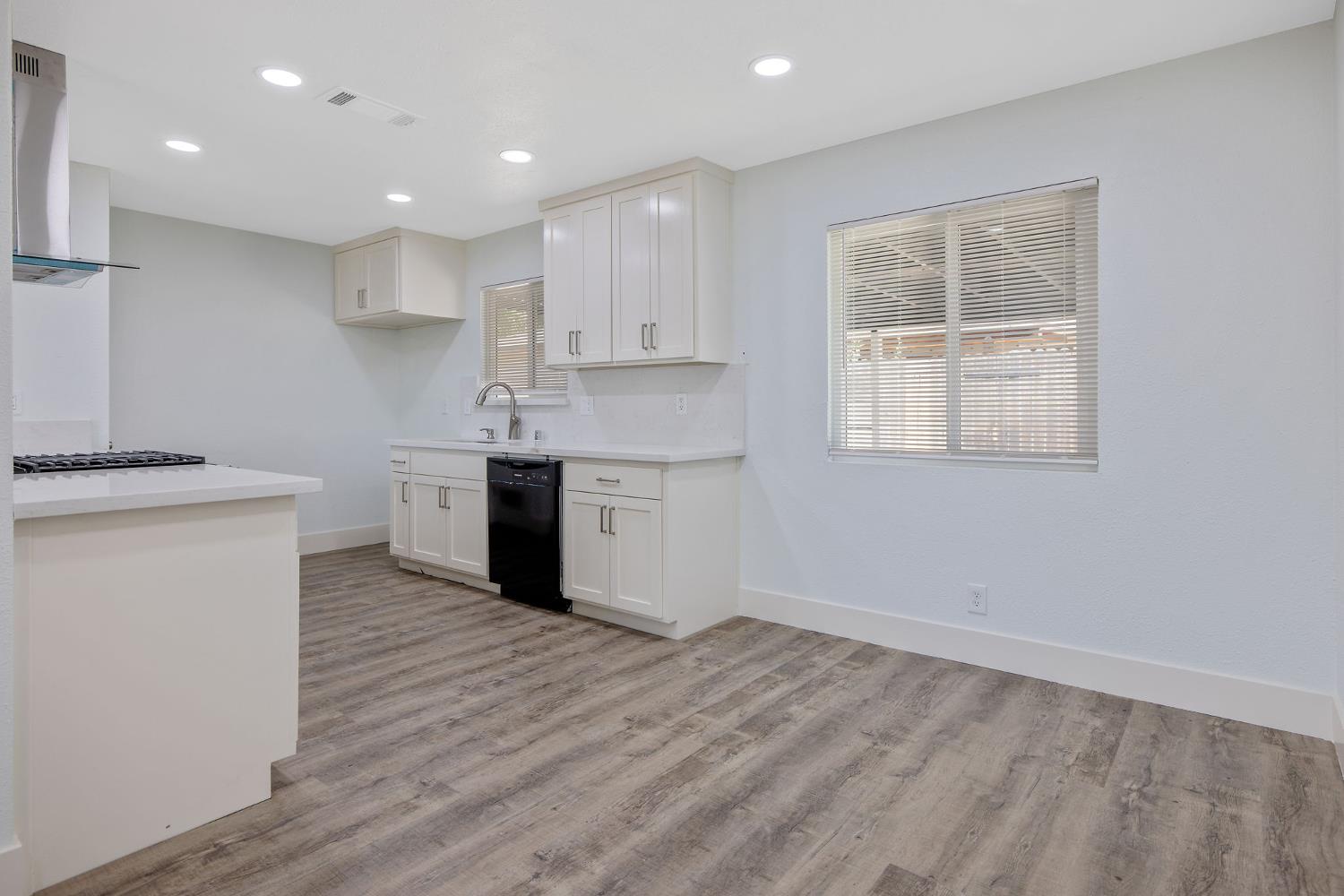 2673 S Bardell Ave, Fresno, CA 93706