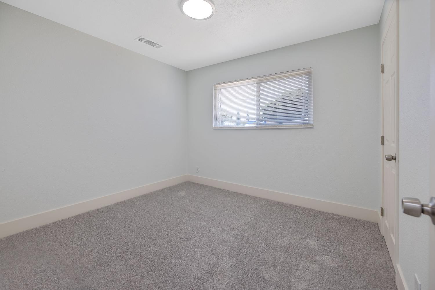 2673 S Bardell Ave, Fresno, CA 93706
