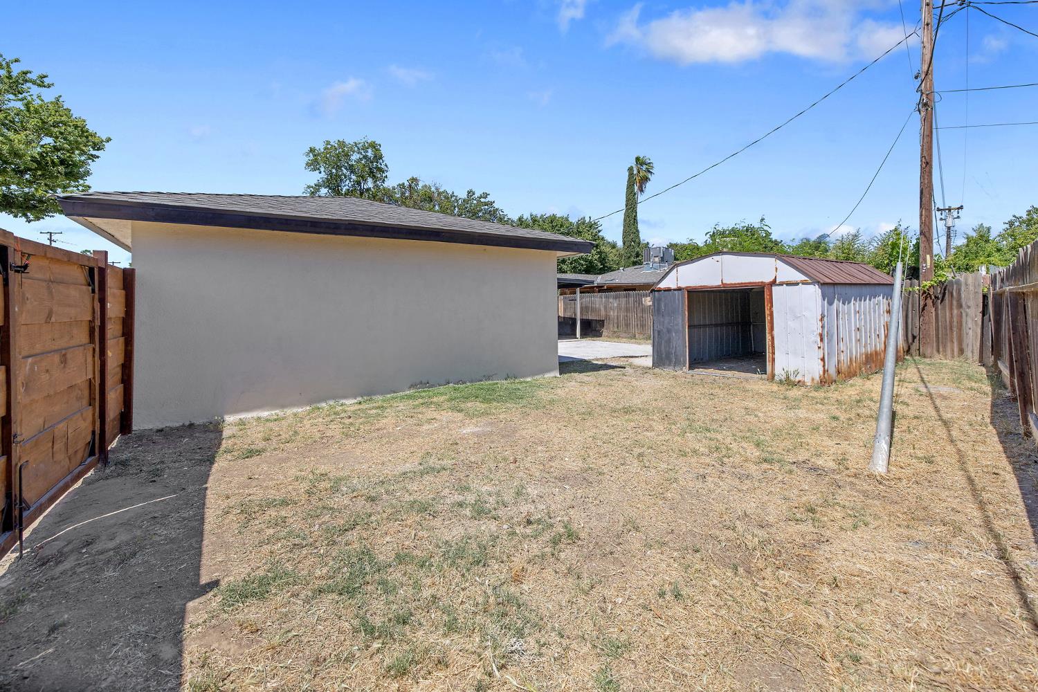 2673 S Bardell Ave, Fresno, CA 93706