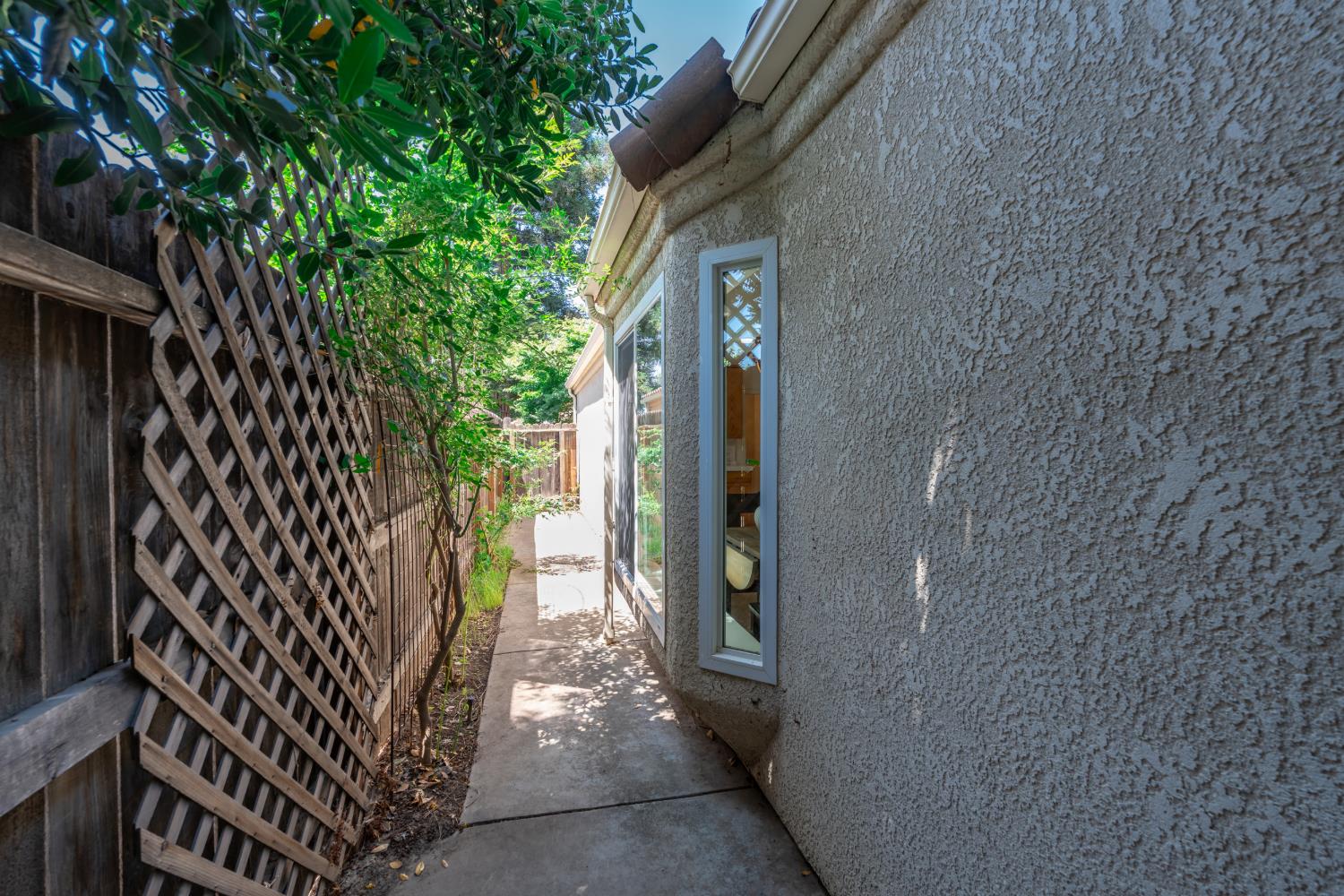 1757 E Birch Avenue, Fresno, CA 93720