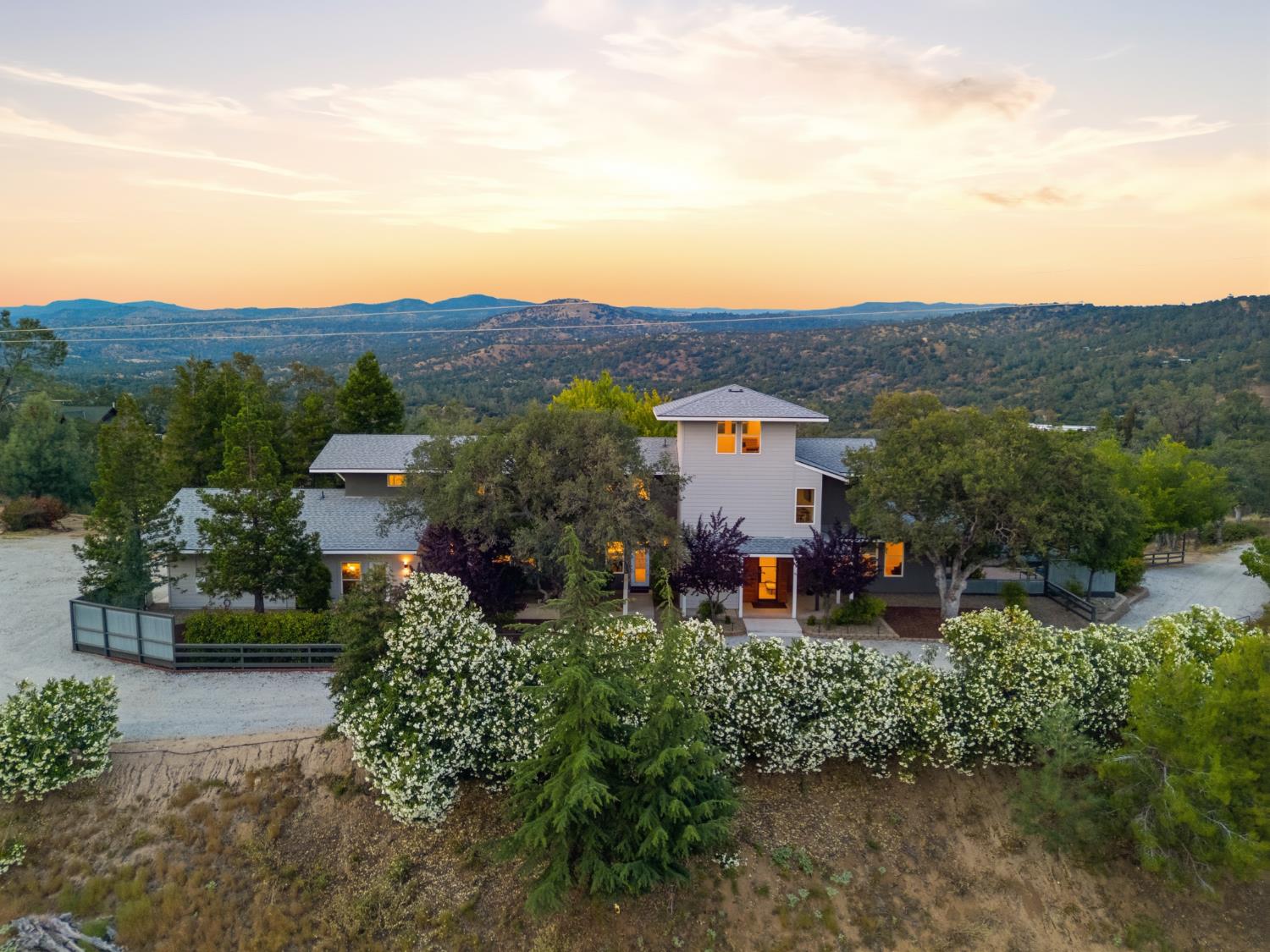 41819 Lilley Mountain Dr, Coarsegold, CA 93614