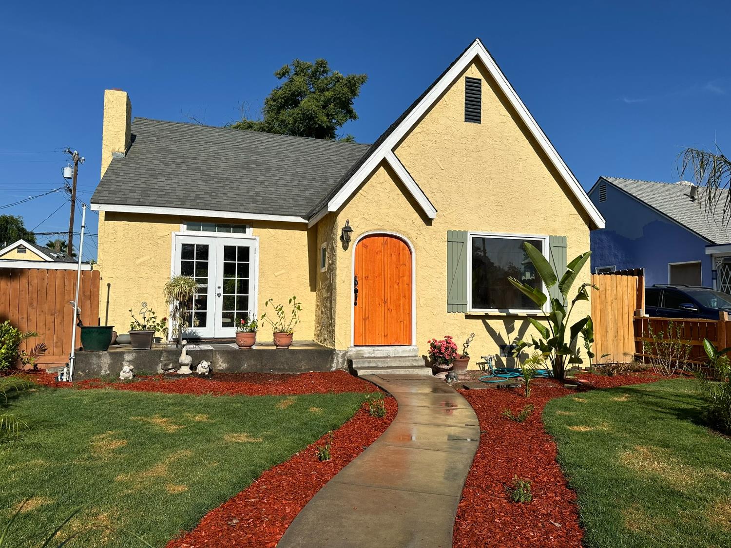 1441 N Calaveras, Fresno, CA 93728