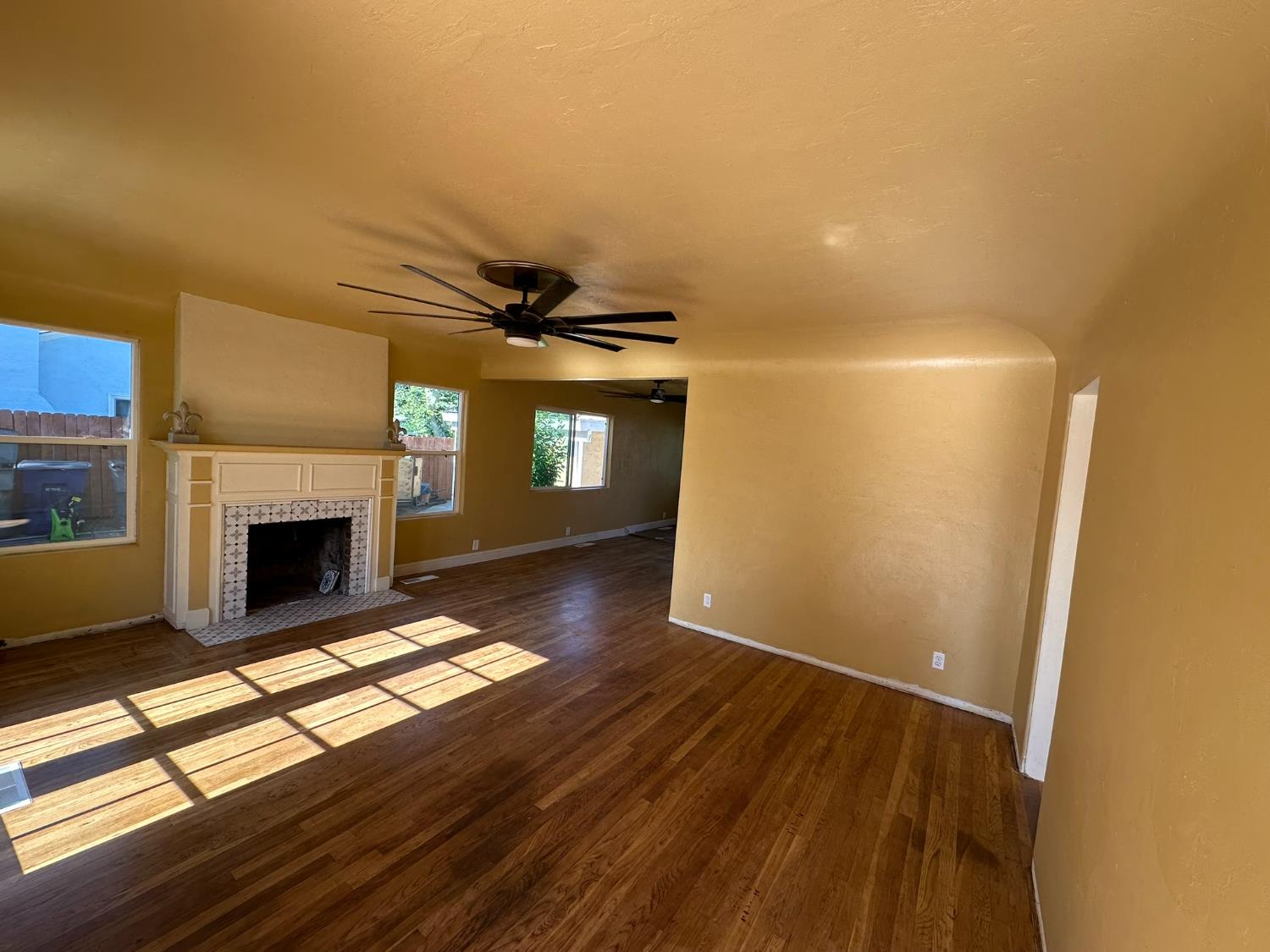1441 N Calaveras, Fresno, CA 93728