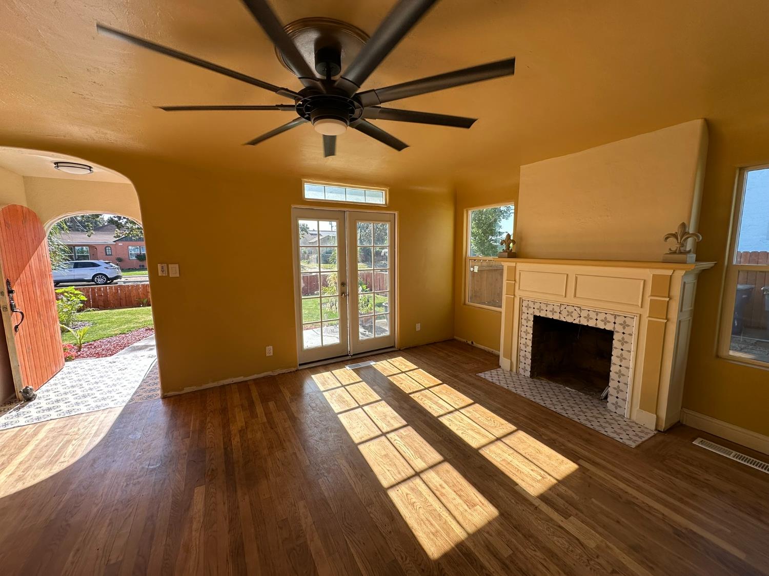 1441 N Calaveras, Fresno, CA 93728