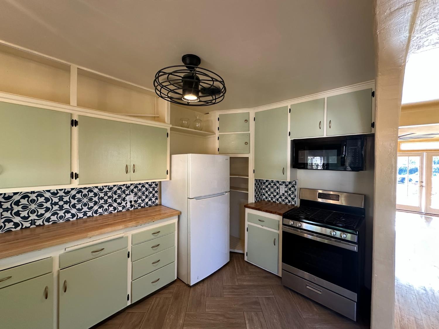 1441 N Calaveras, Fresno, CA 93728