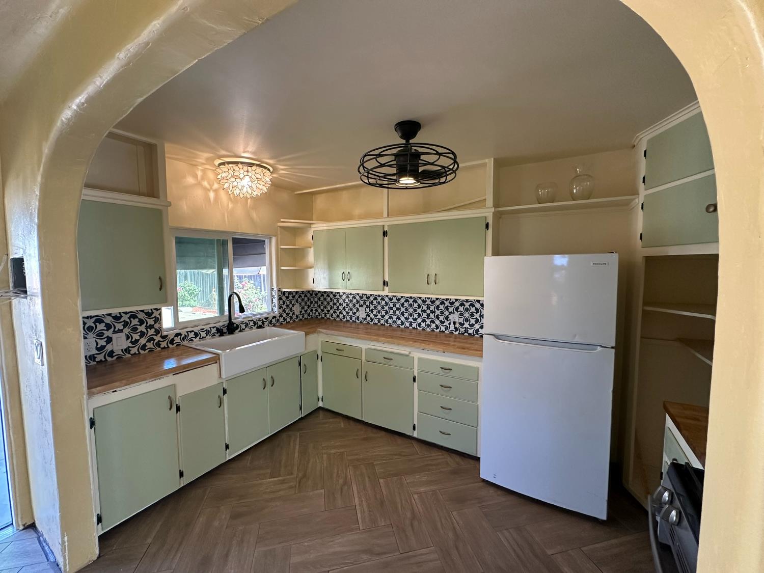 1441 N Calaveras, Fresno, CA 93728
