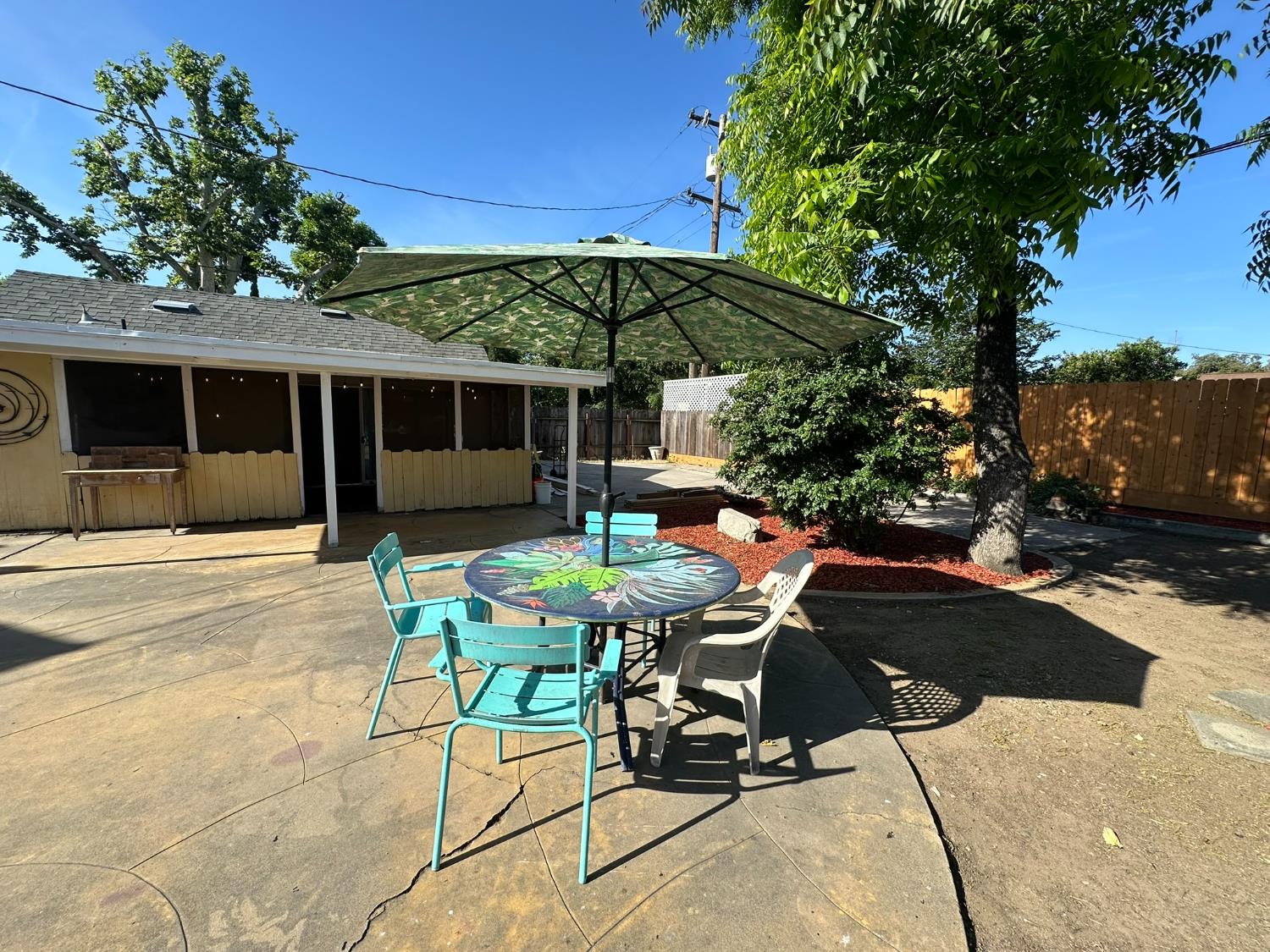 1441 N Calaveras, Fresno, CA 93728