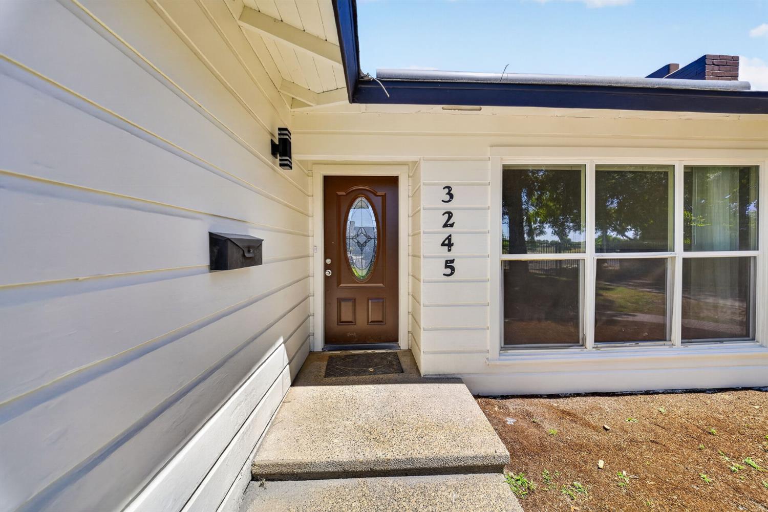 3245 E Gettysburg Ave, Fresno, CA 93726