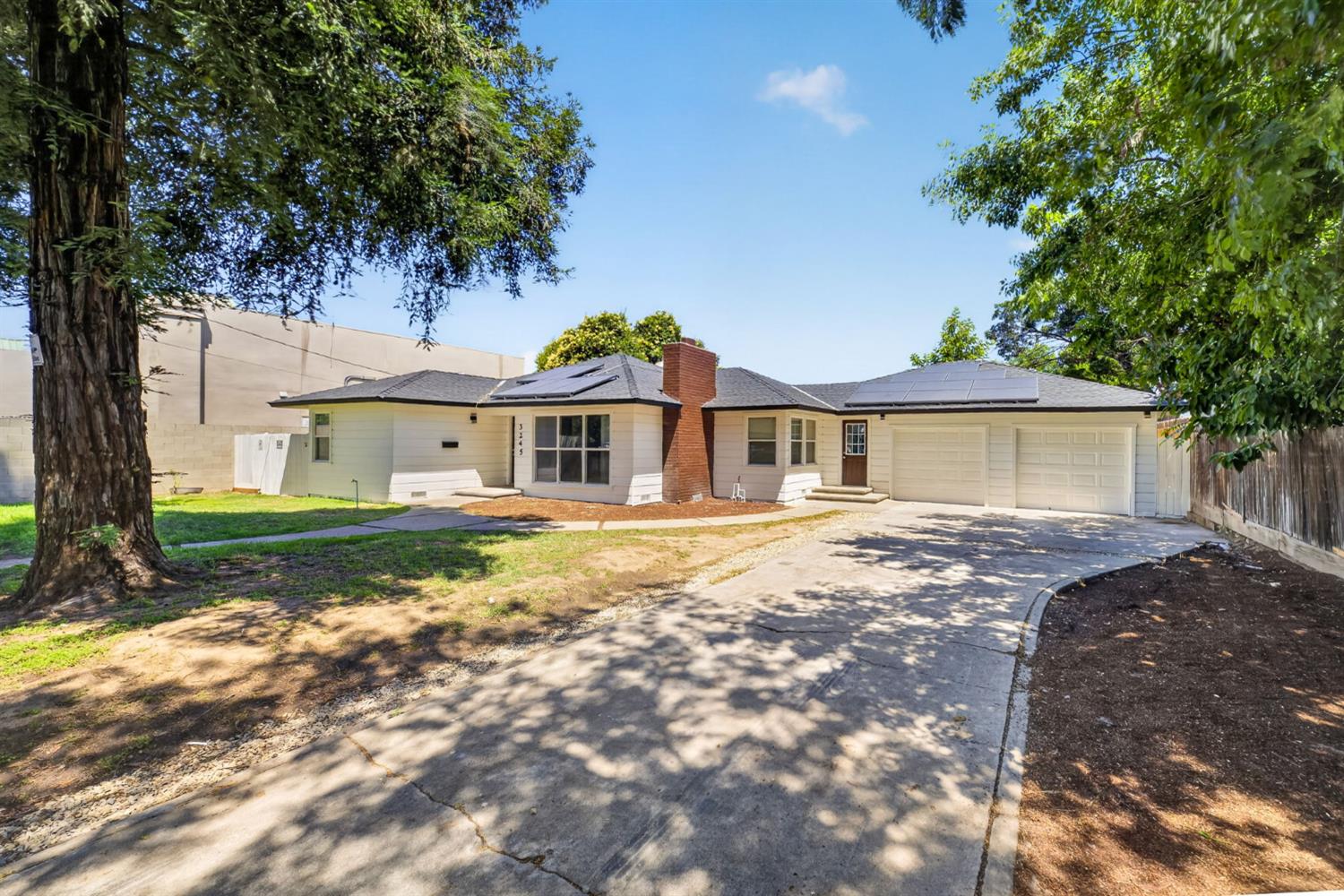 3245 E Gettysburg Ave, Fresno, CA 93726