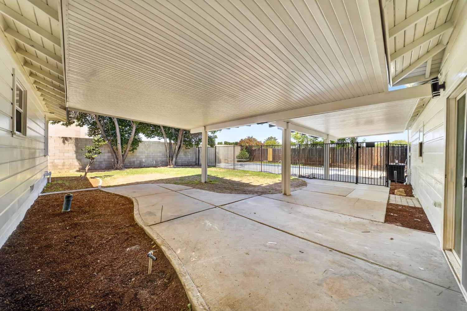 3245 E Gettysburg Ave, Fresno, CA 93726