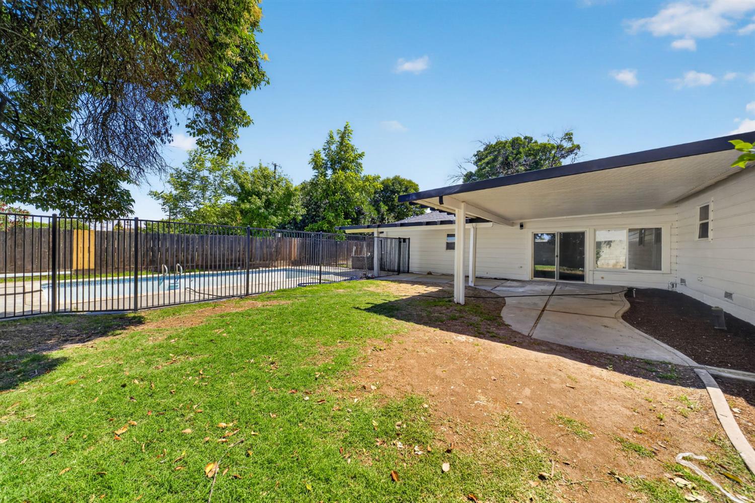 3245 E Gettysburg Ave, Fresno, CA 93726