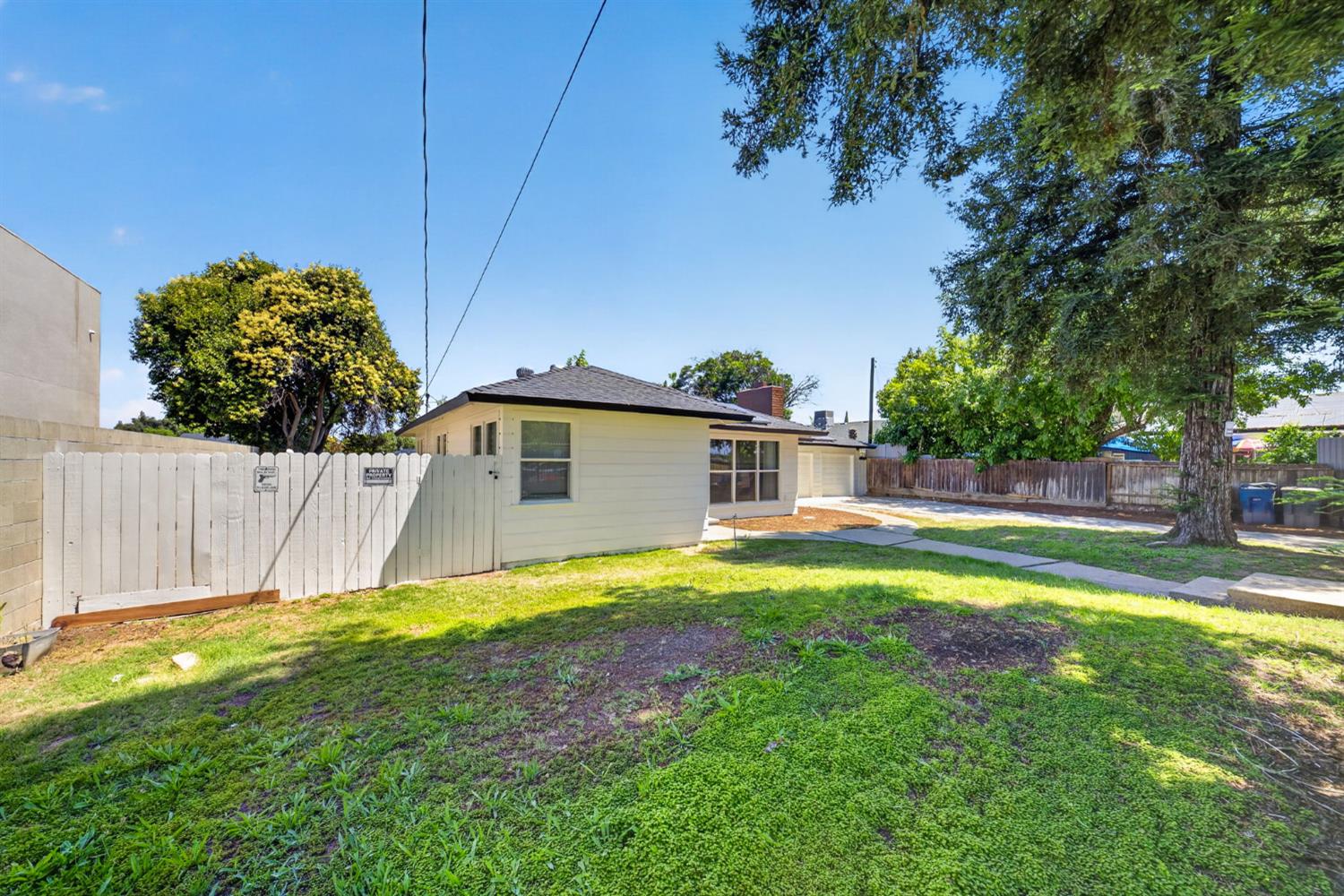 3245 E Gettysburg Ave, Fresno, CA 93726