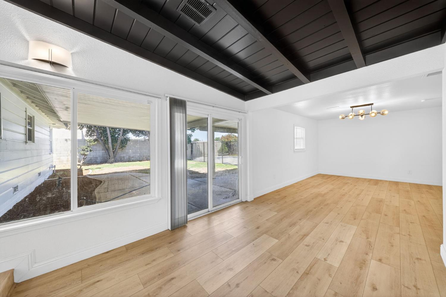 3245 E Gettysburg Ave, Fresno, CA 93726