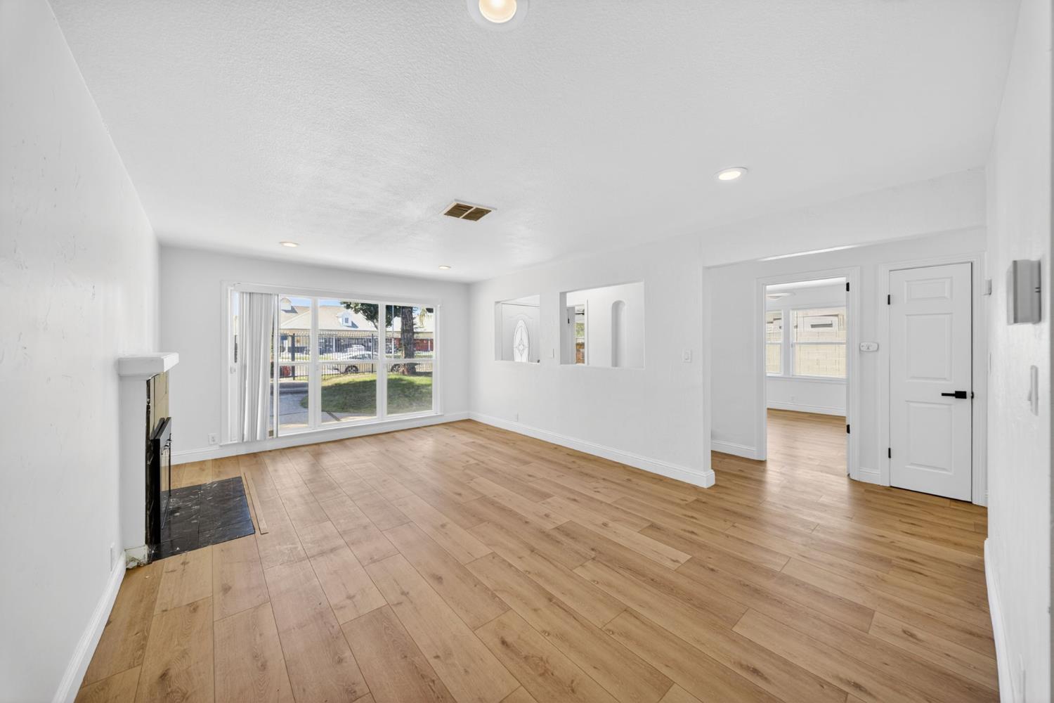 3245 E Gettysburg Ave, Fresno, CA 93726