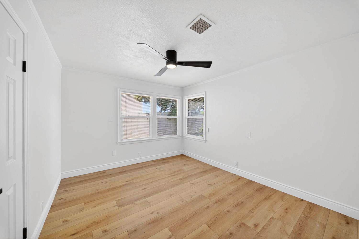 3245 E Gettysburg Ave, Fresno, CA 93726