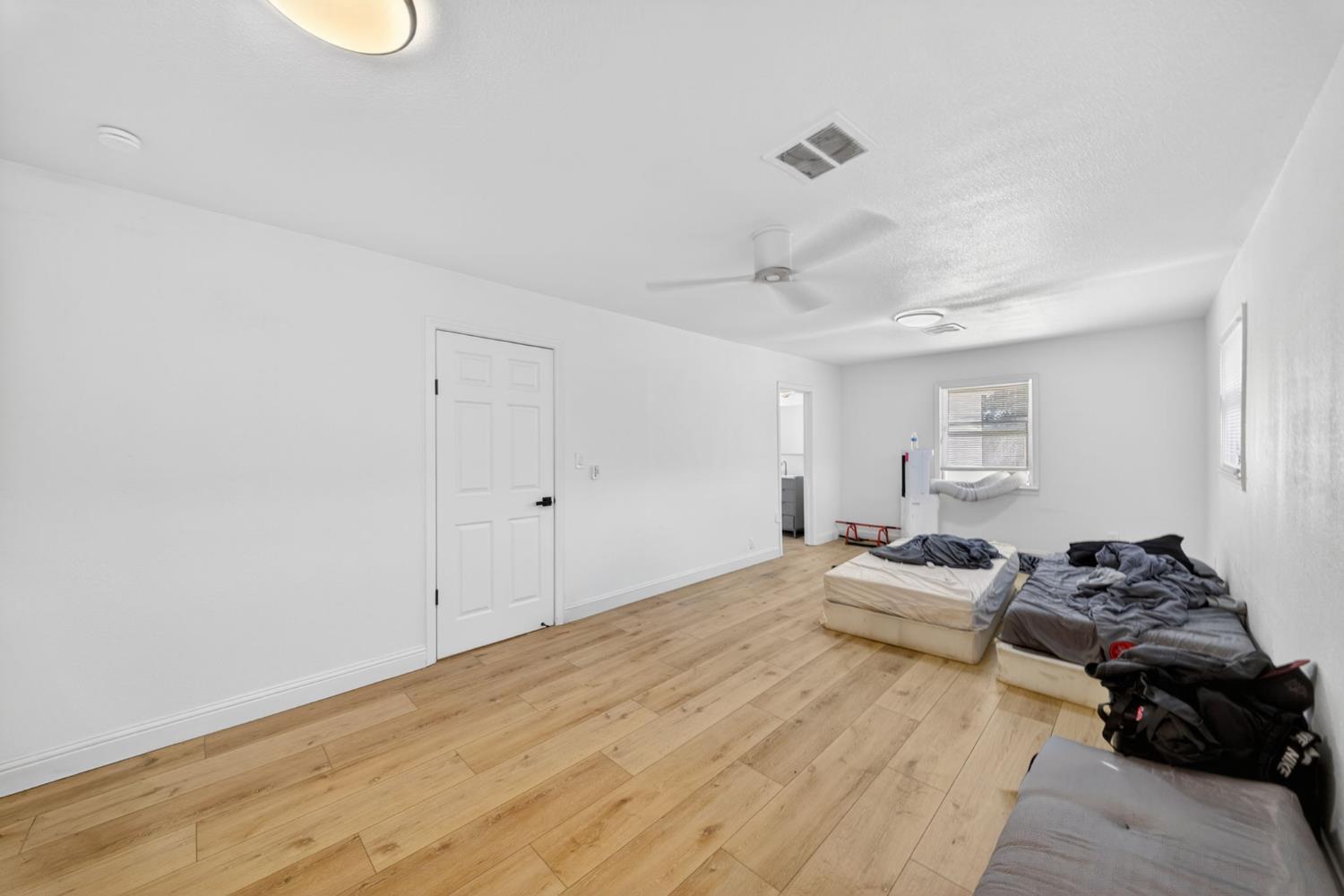 3245 E Gettysburg Ave, Fresno, CA 93726