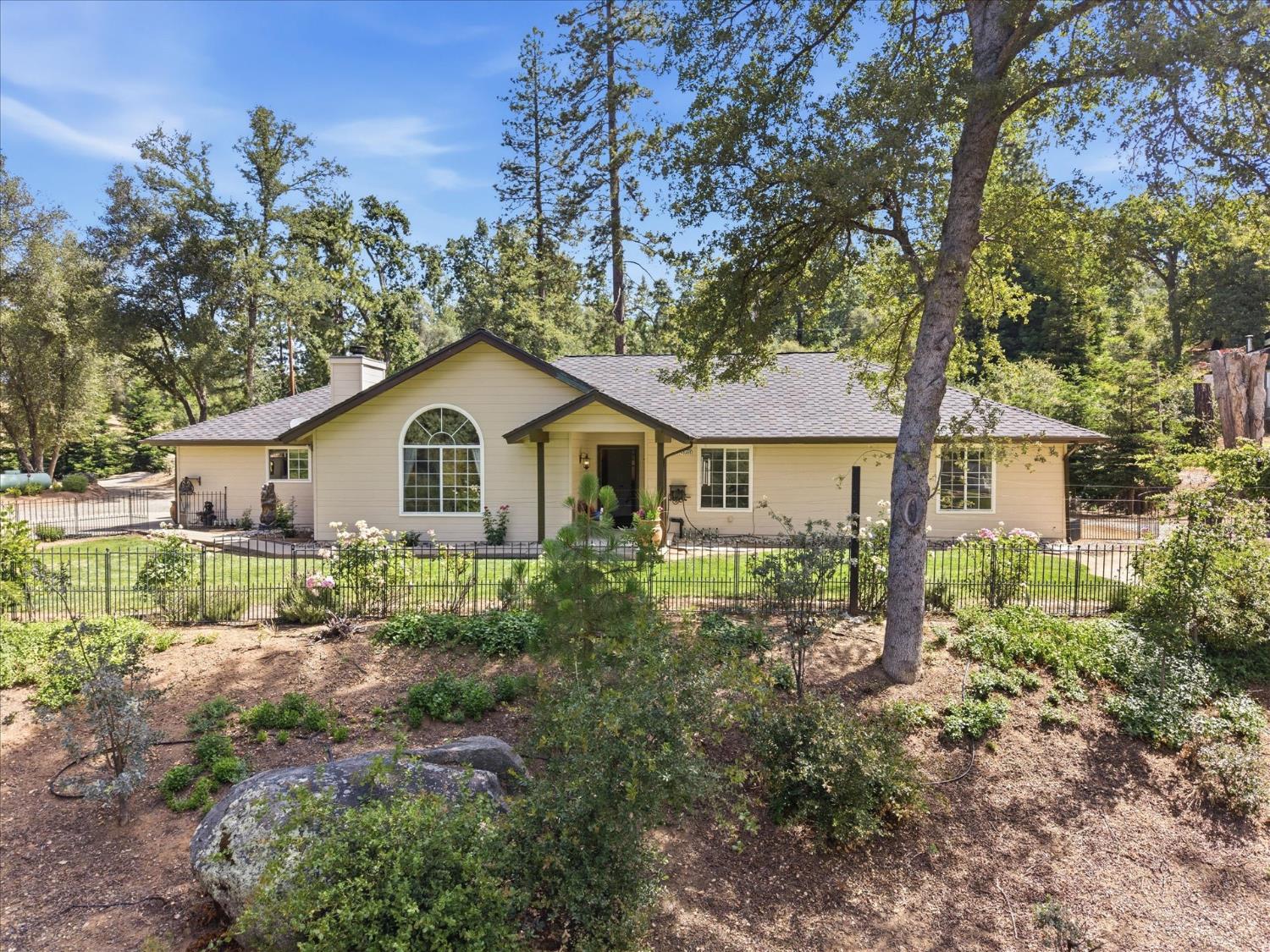 49389 Venado Ct, Coarsegold, CA 93614