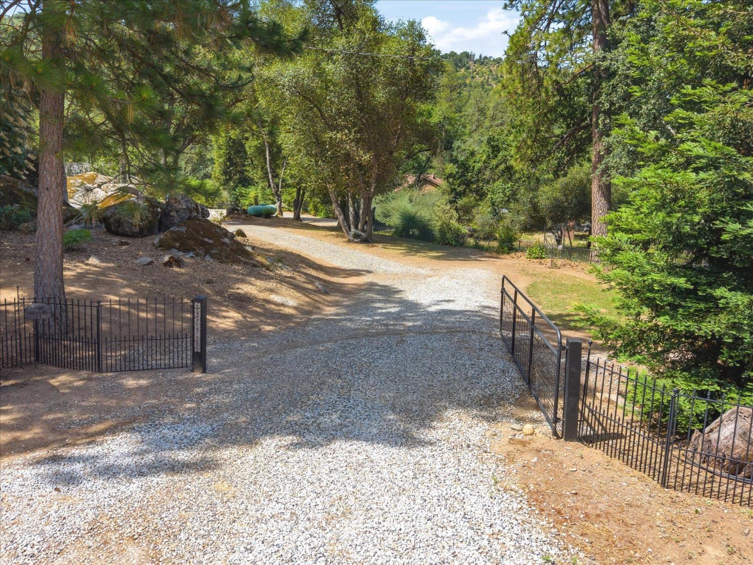 49389 Venado Ct, Coarsegold, CA 93614