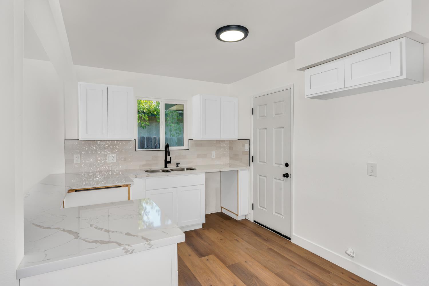 2852 E Paul Ave, Fresno, CA 93710