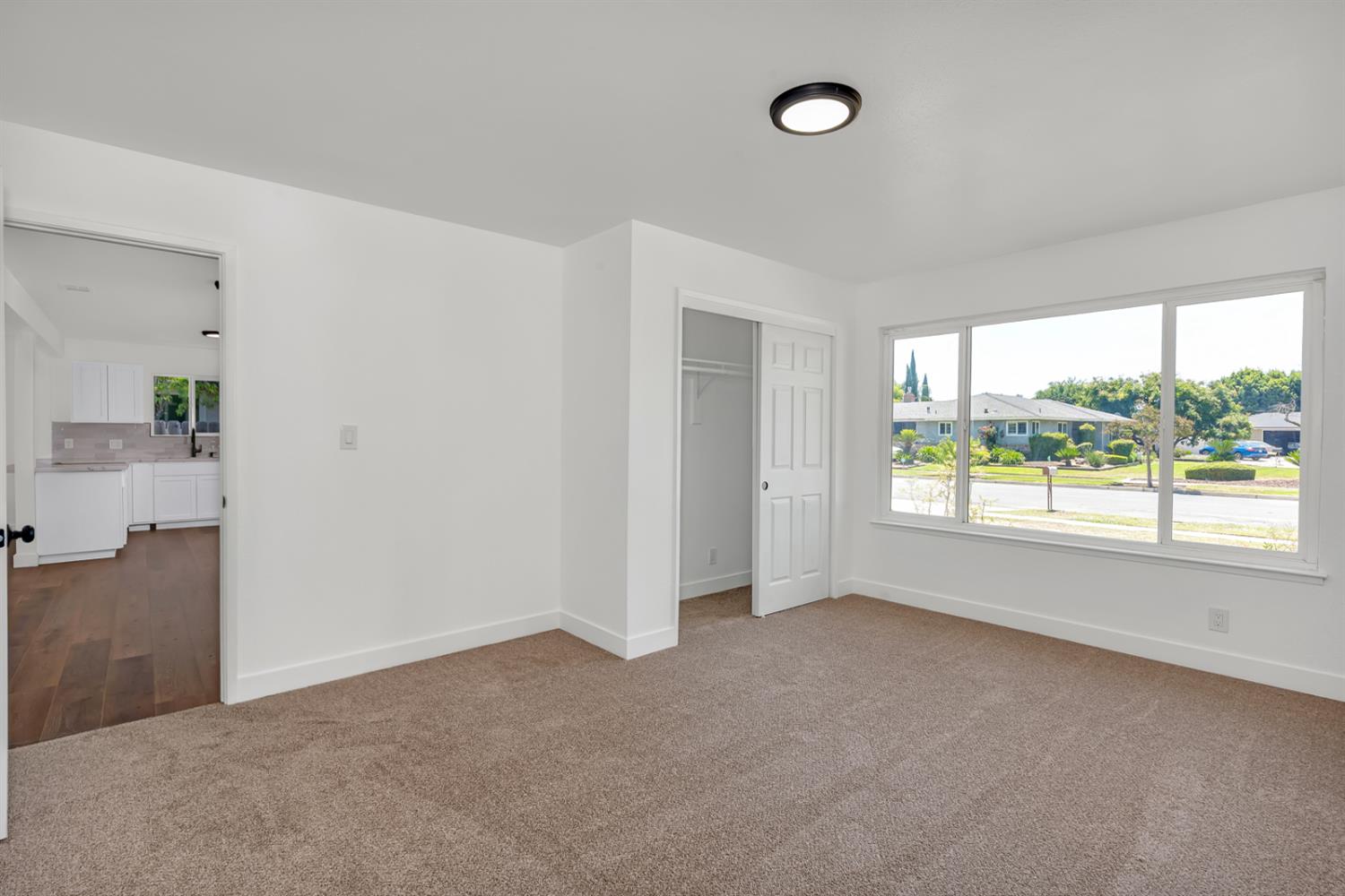 2852 E Paul Ave, Fresno, CA 93710