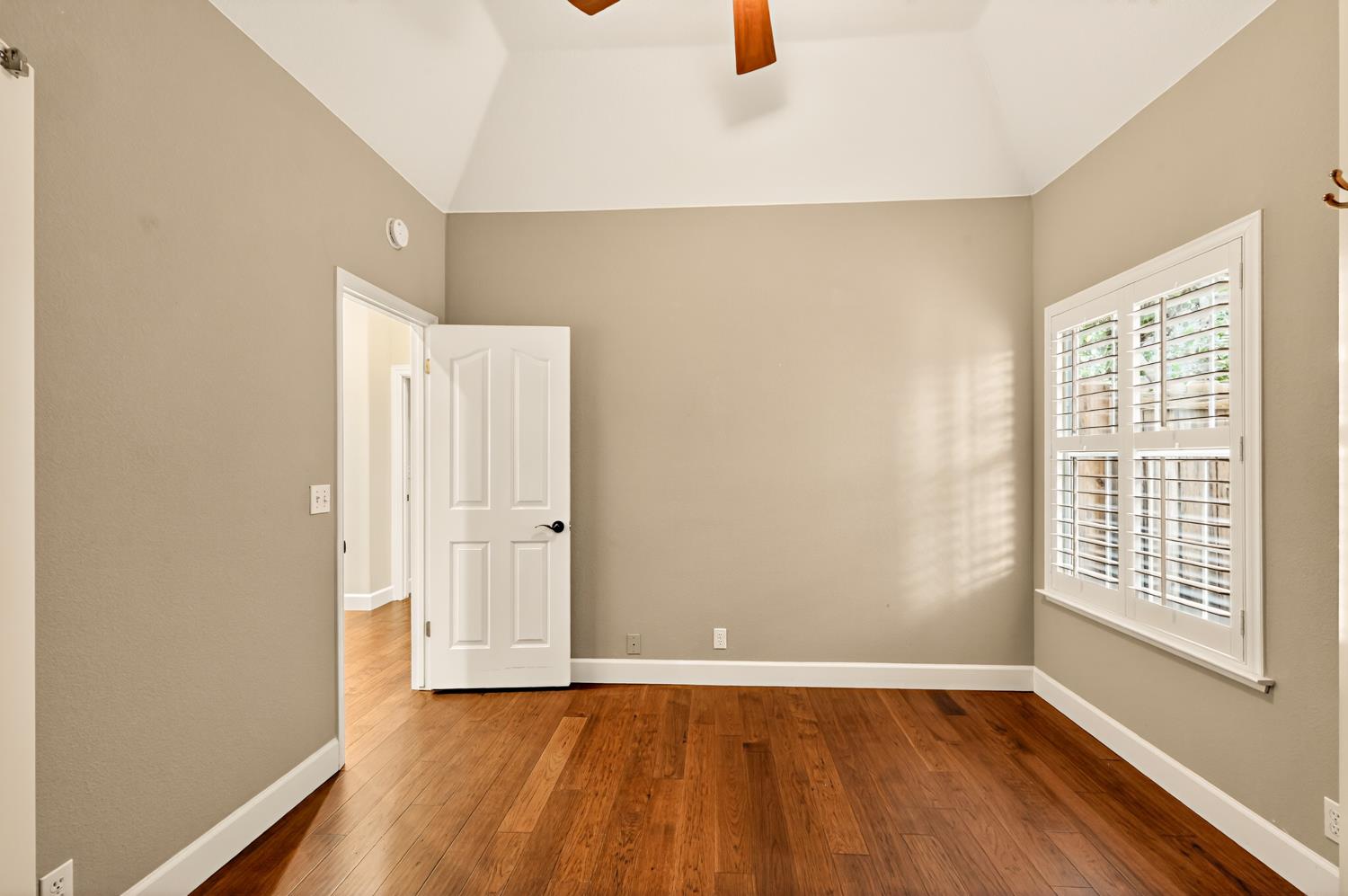 4926 W Pinedale Ave, Fresno, CA 93722