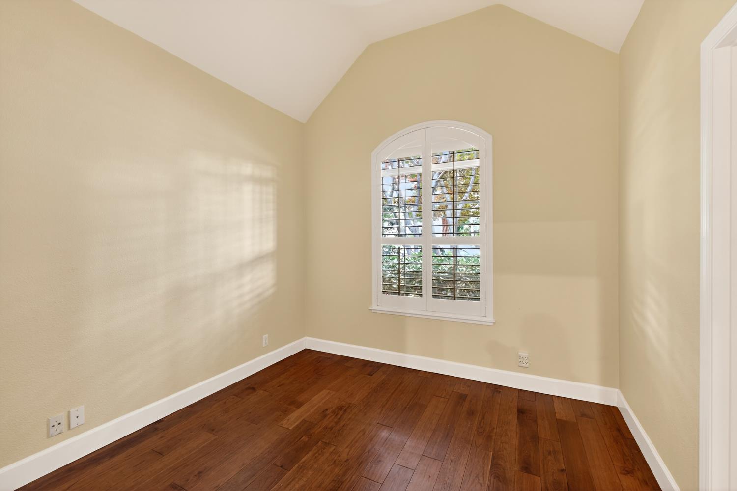 4926 W Pinedale Ave, Fresno, CA 93722