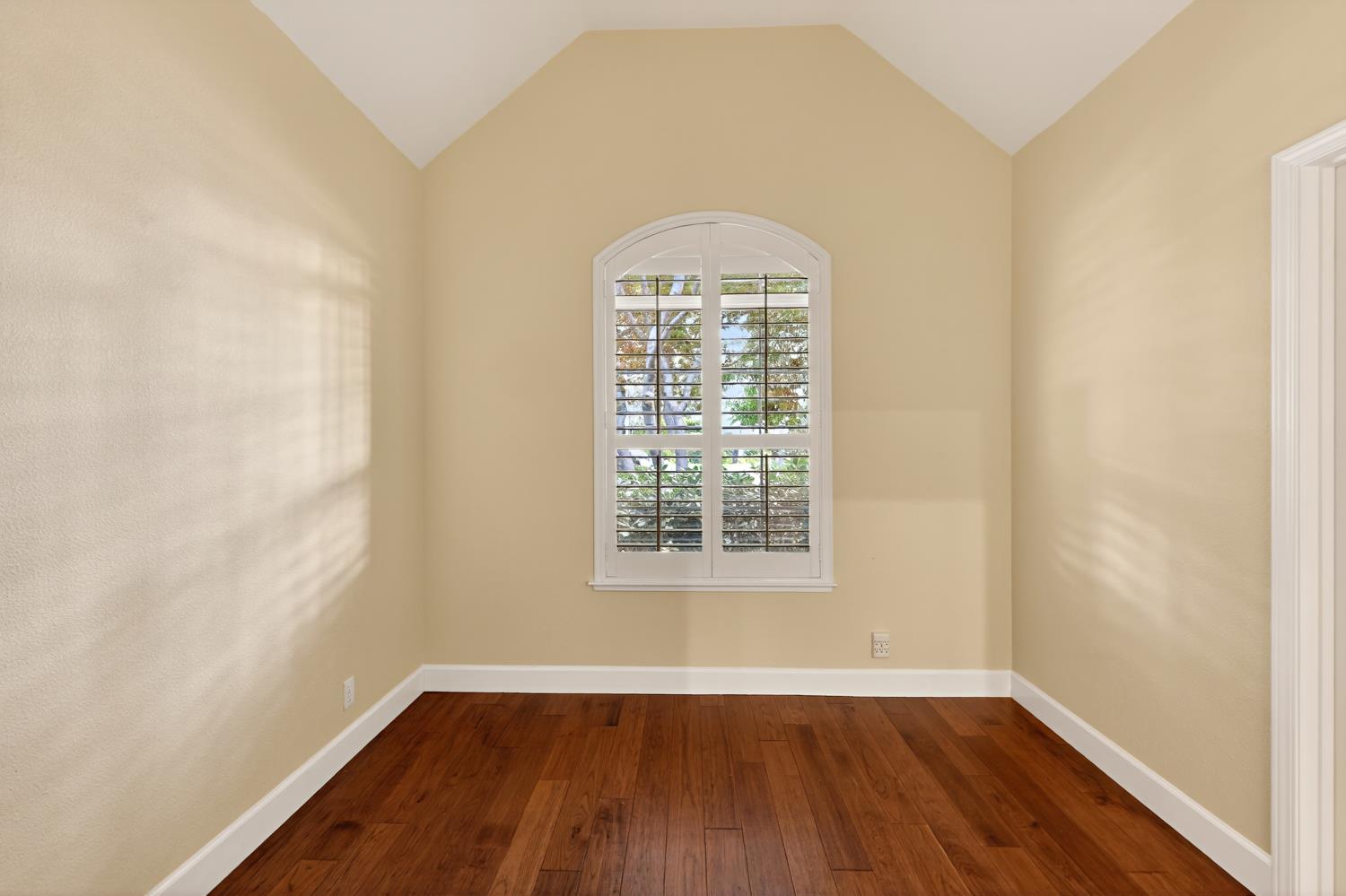 4926 W Pinedale Ave, Fresno, CA 93722