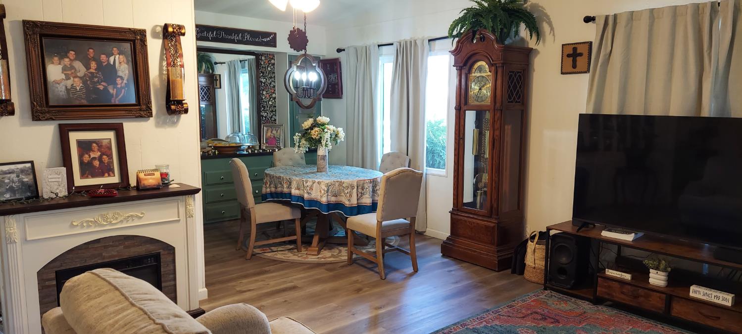 1300 W Olson Ave #129, Reedley, CA 93654
