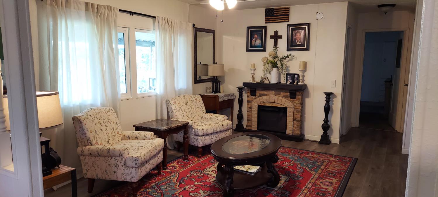 1300 W Olson Ave #129, Reedley, CA 93654