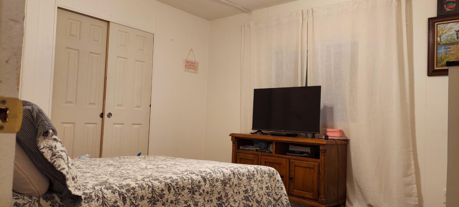 1300 W Olson Ave #129, Reedley, CA 93654
